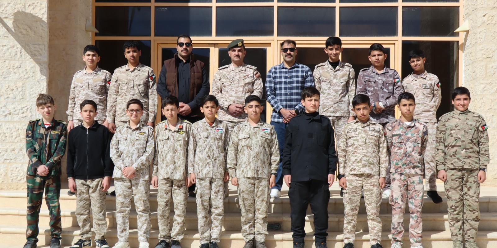 درسة اللطرون العسكرية في جولة علمية في جامعةالحسين بن طلال.